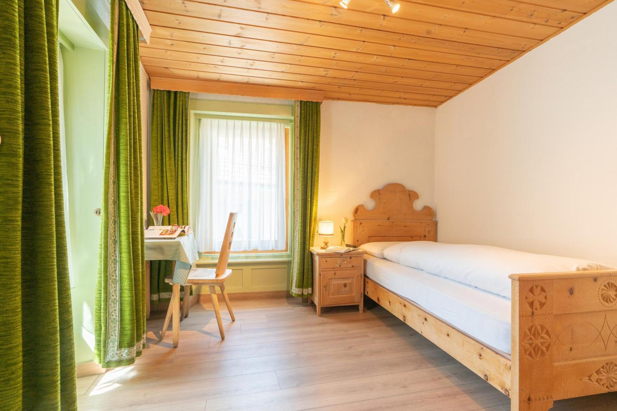 Hotel Alpina Цернец Екстер'єр фото